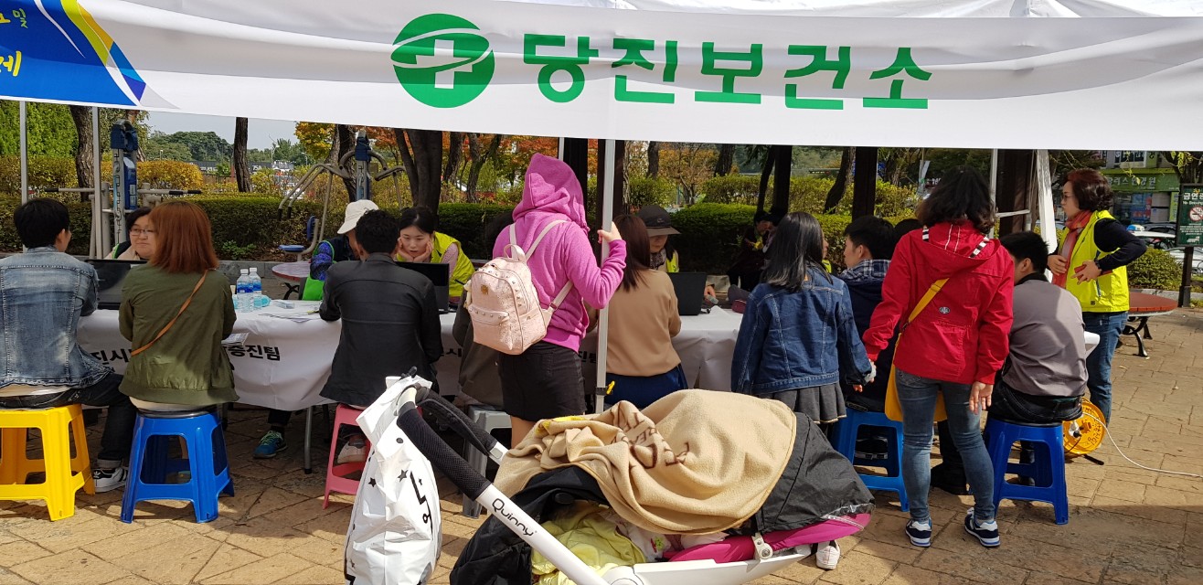 외국인 근로자 지원 센터 연계 --  무료진료 한마음 축제 홍보관 운영